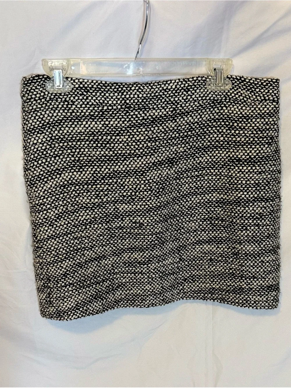 J. Crew Black and White Tweed Mini Skirt 55%Acrylic 38%Wool 7%Other Size 8 (X22)